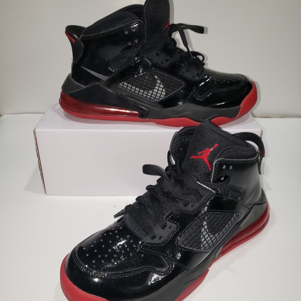 Nike Air Jordans Mars 270